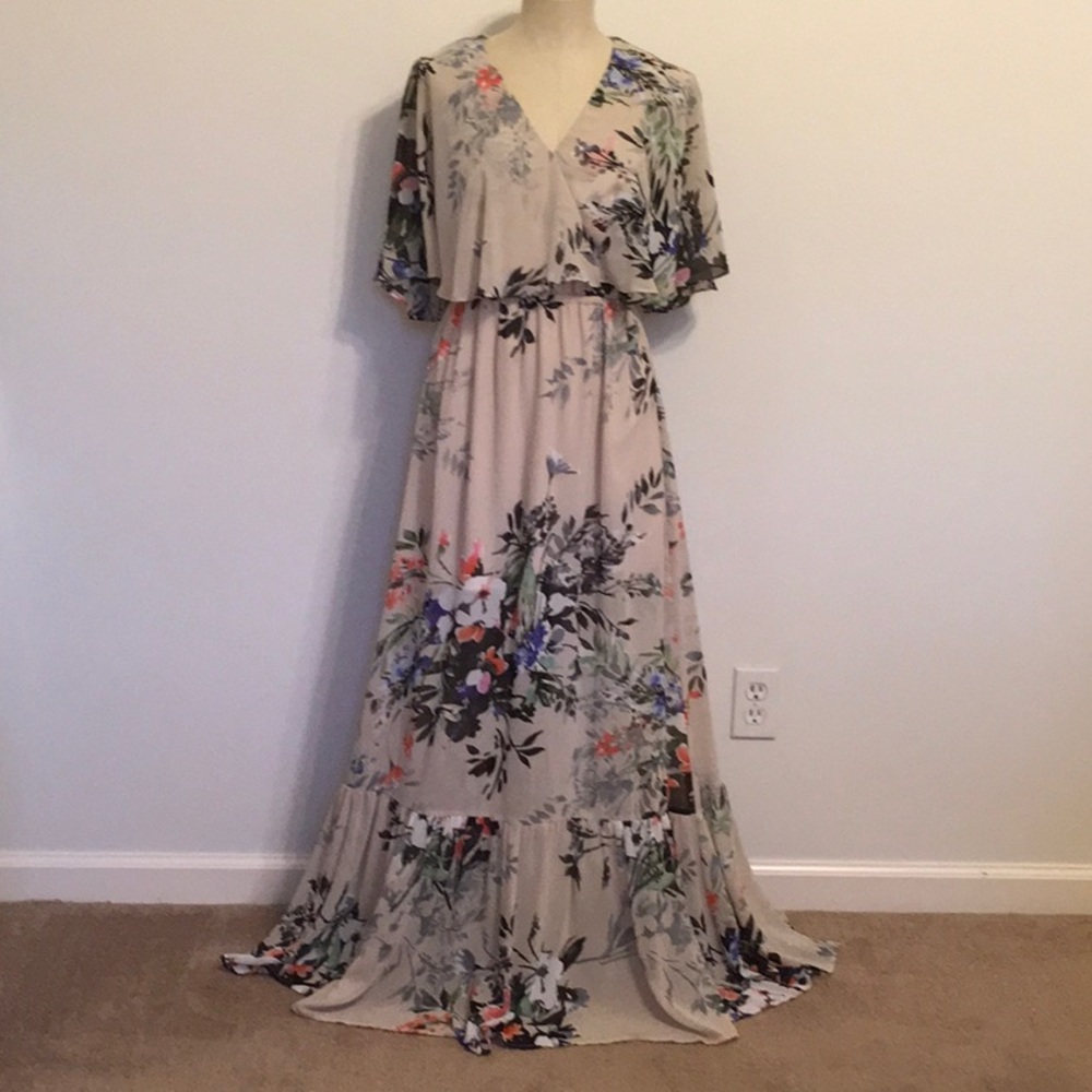 Gianni Bini “Gigi” Floral Flutter Sleeve Maxi Dress Size Small